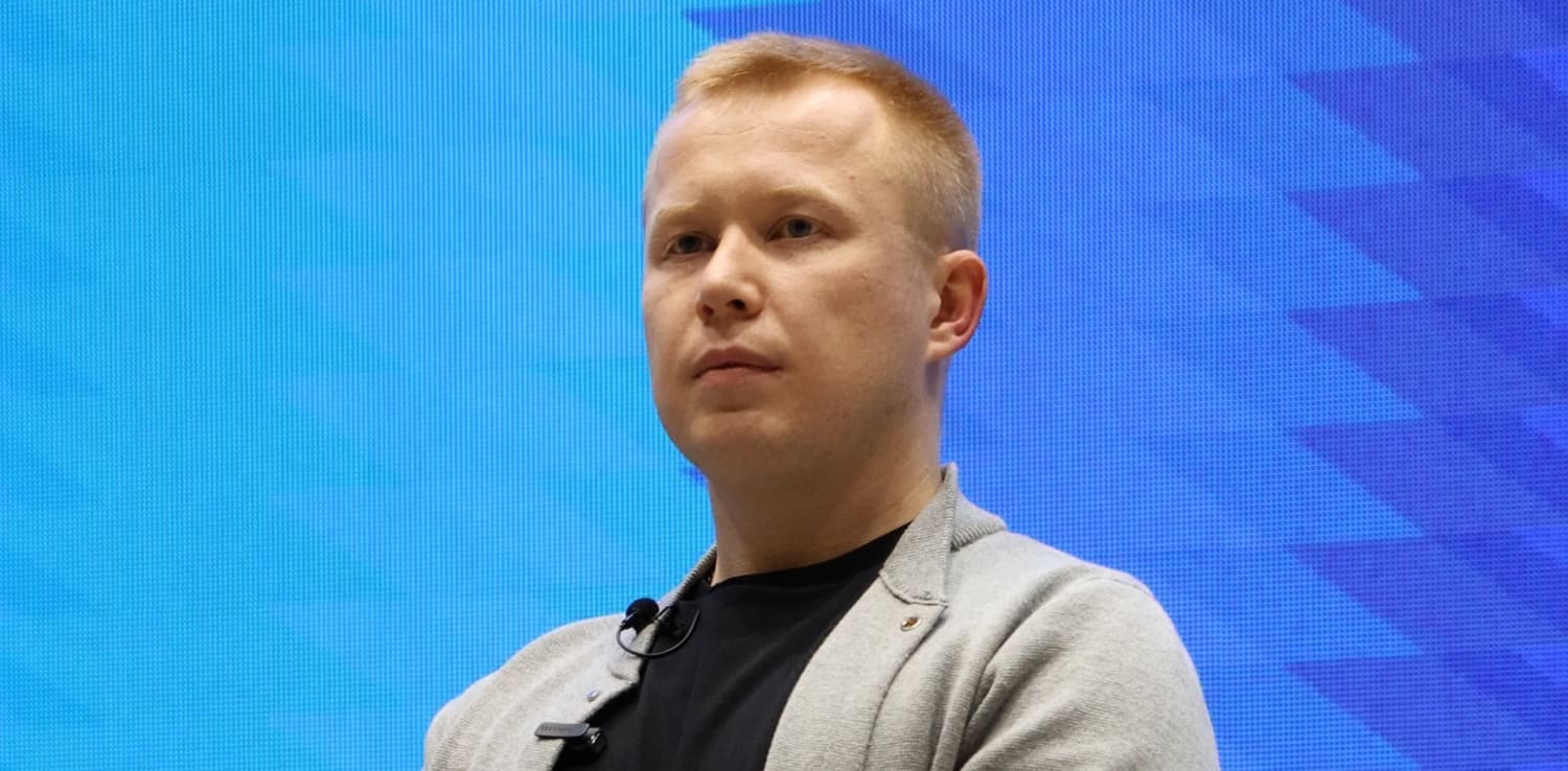 ILHOM BERADIGAN UCHRASHUV